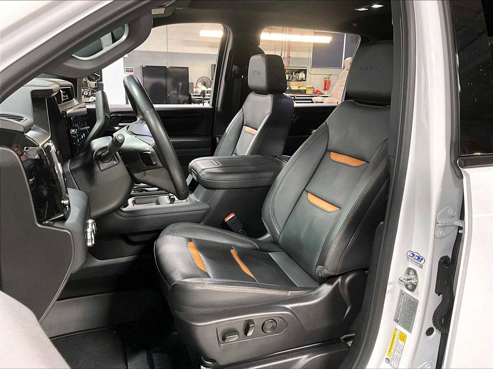 Used 2024 GMC Sierra 2500 AT4 w/ AT4 Premium Plus Package image 7