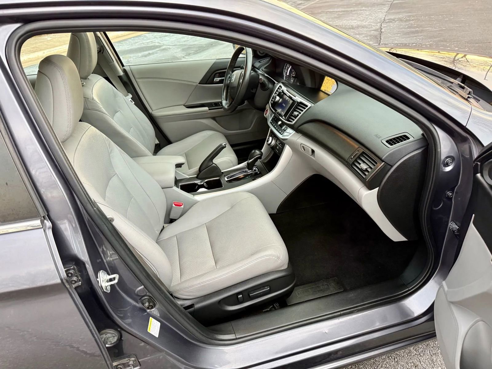 Used 2015 Honda Accord EX-L image 17