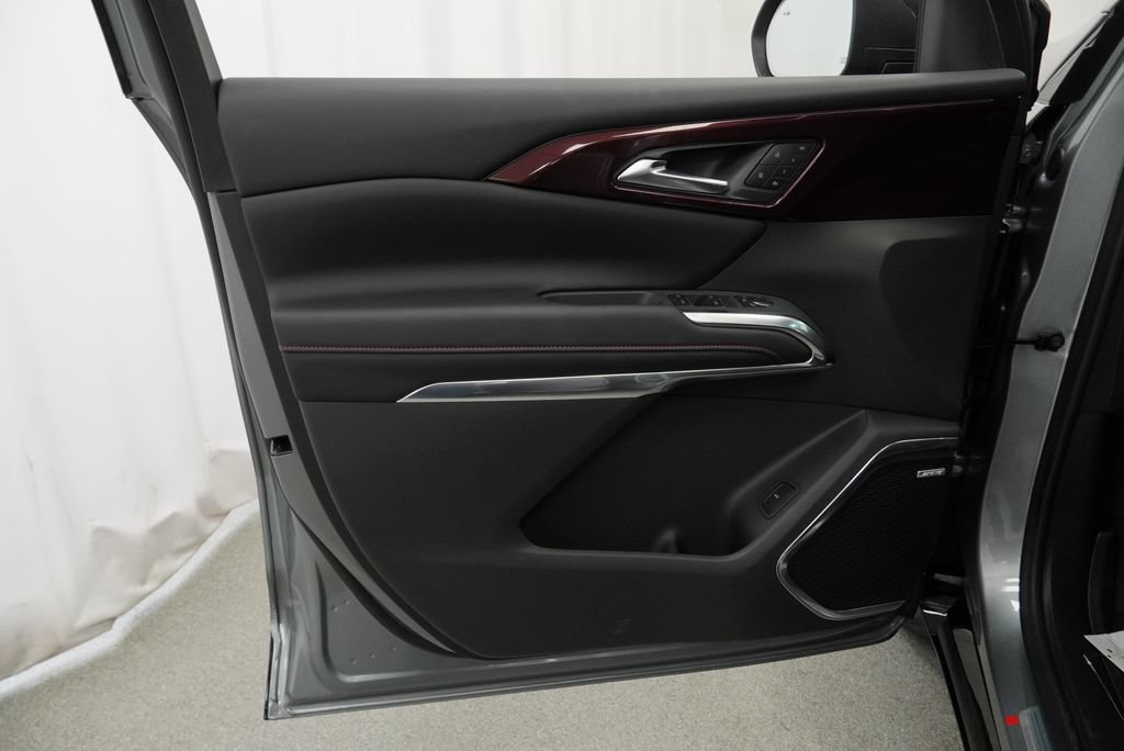 New 2027 Chevrolet Traverse RS w/ LPO, Floor Liner Package AWD/4WD image 22