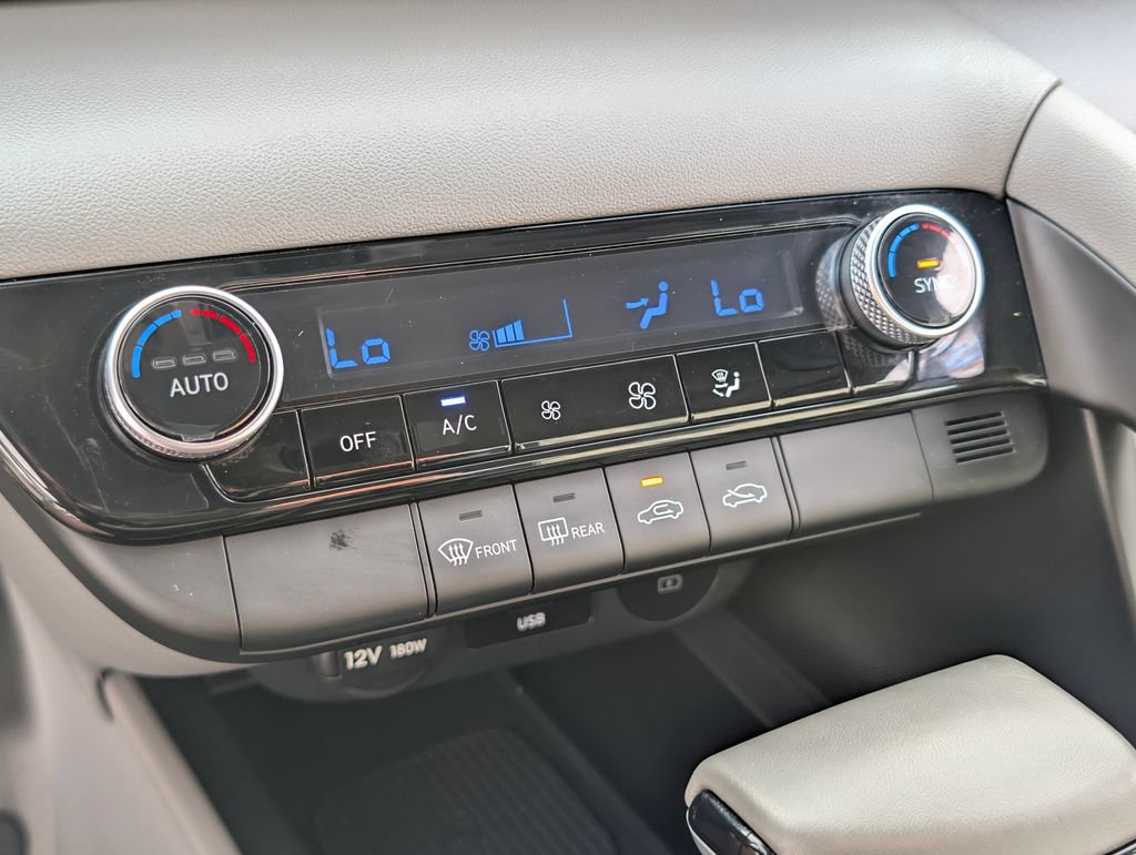 Certified 2025 Hyundai Elantra Sport FWD image 23