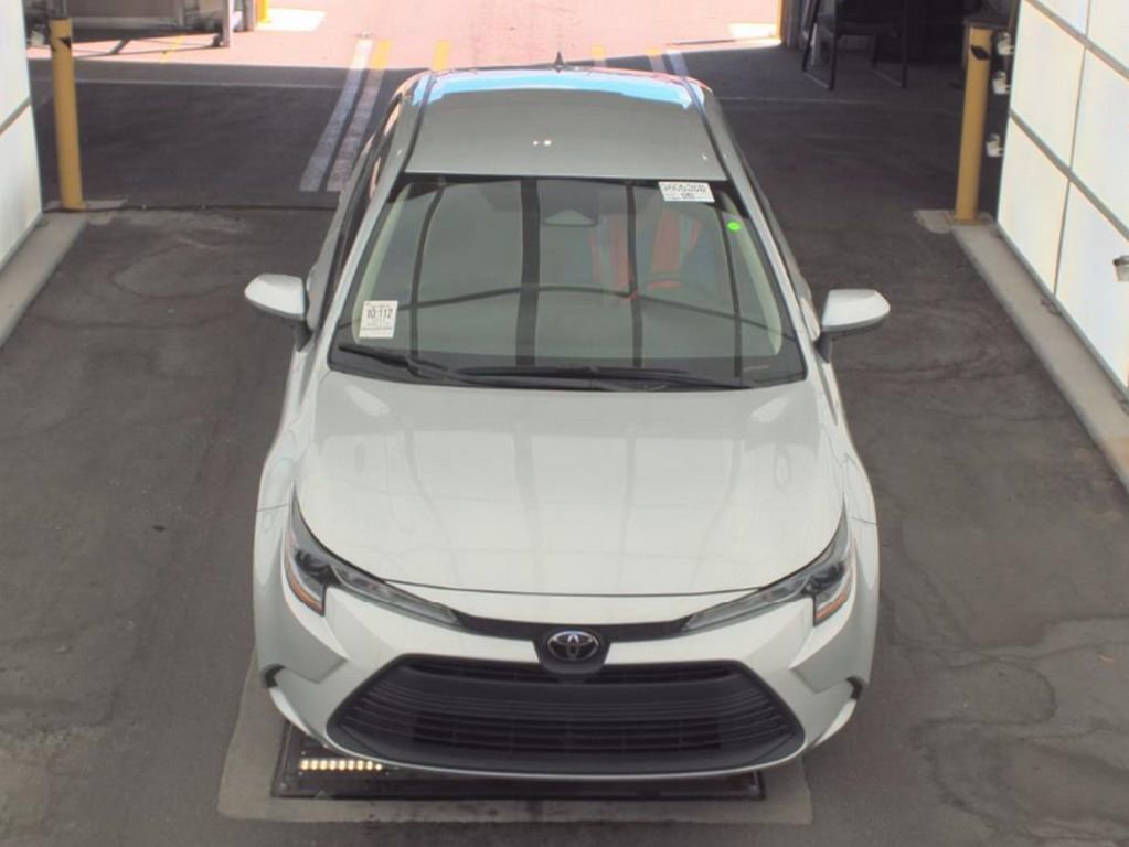 Used 2024 Toyota Corolla LE image 2