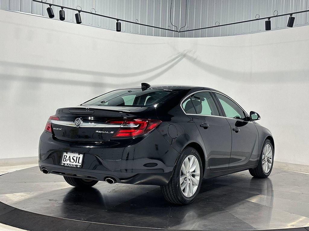 Used 2016 Buick Regal FWD image 11
