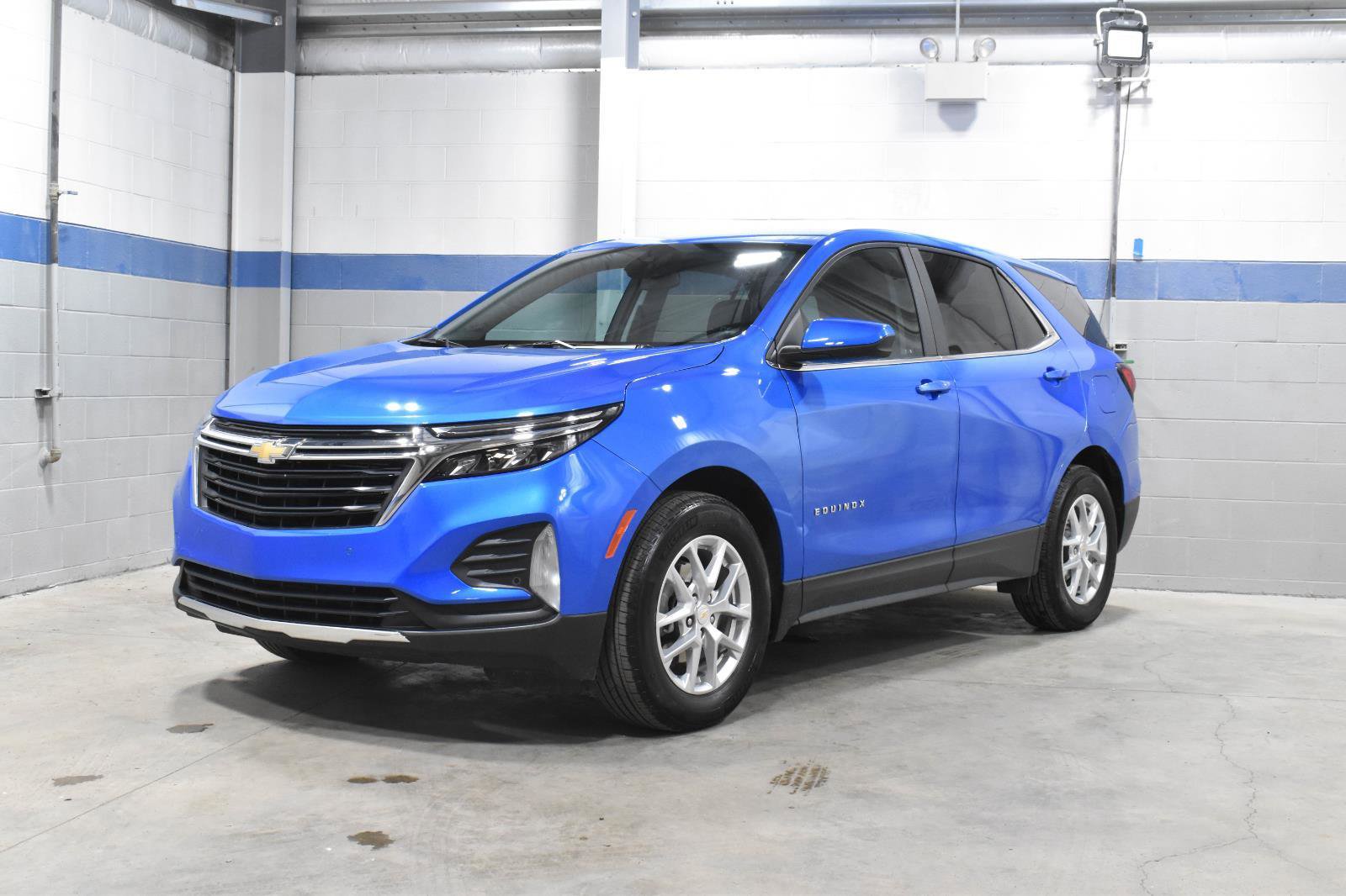 Used 2024 Chevrolet Equinox LT w/ LPO, Floor Liner Package FWD image 2