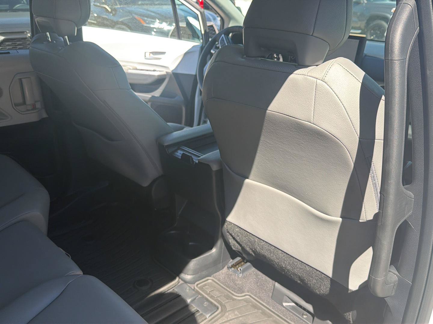 Certified 2026 Toyota Sienna XLE FWD image 18