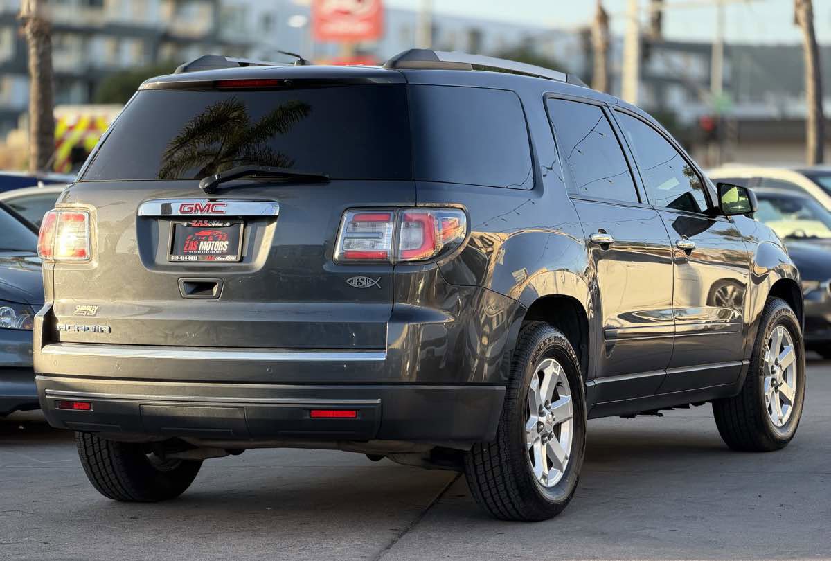 Used 2014 GMC Acadia SLE image 6