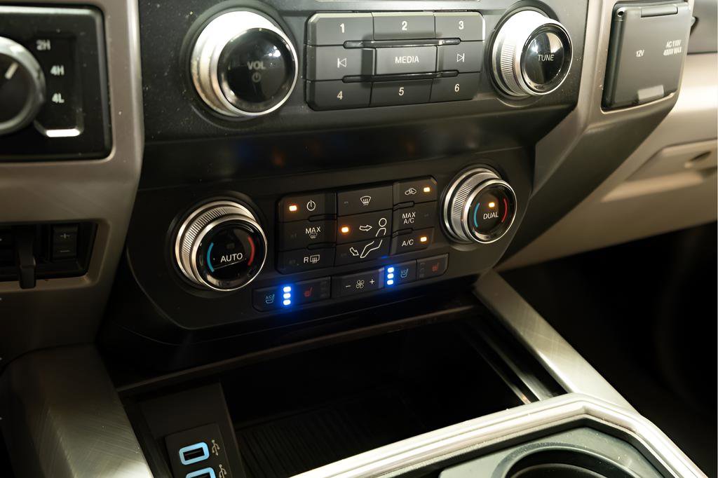 Used 2019 Ford F350 Limited AWD/4WD image 19
