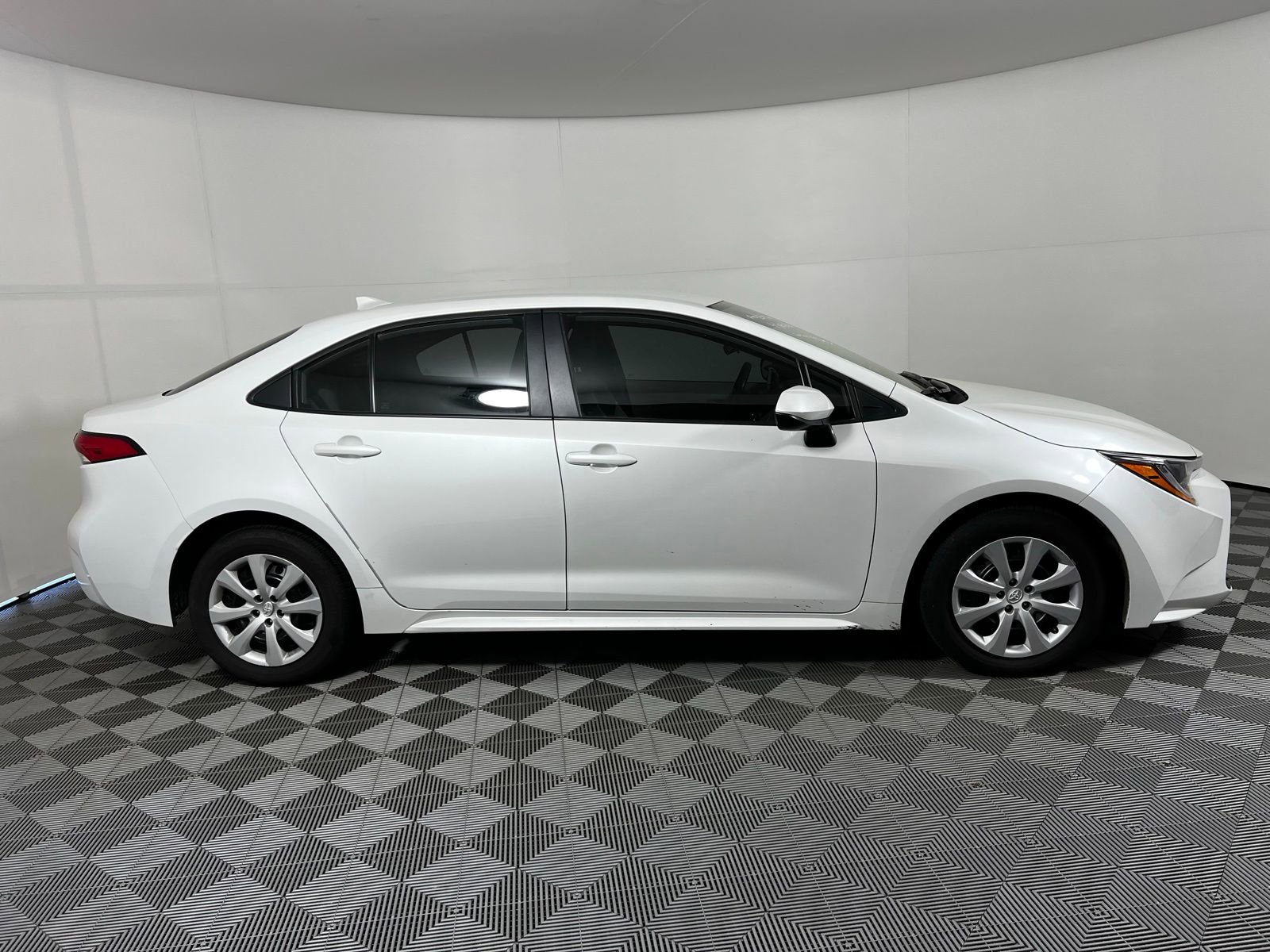 Used 2024 Toyota Corolla LE image 4