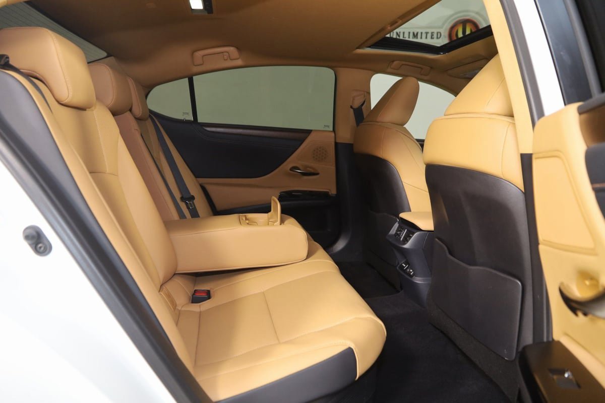 Used 2025 Lexus ES 300h F Sport w/ Accessory Package (Z1) image 14