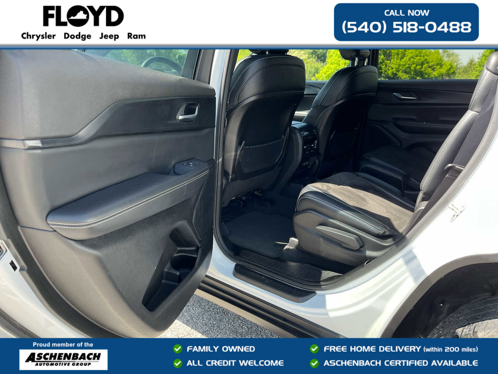 Used 2023 Jeep Grand Cherokee L Laredo AWD/4WD image 22