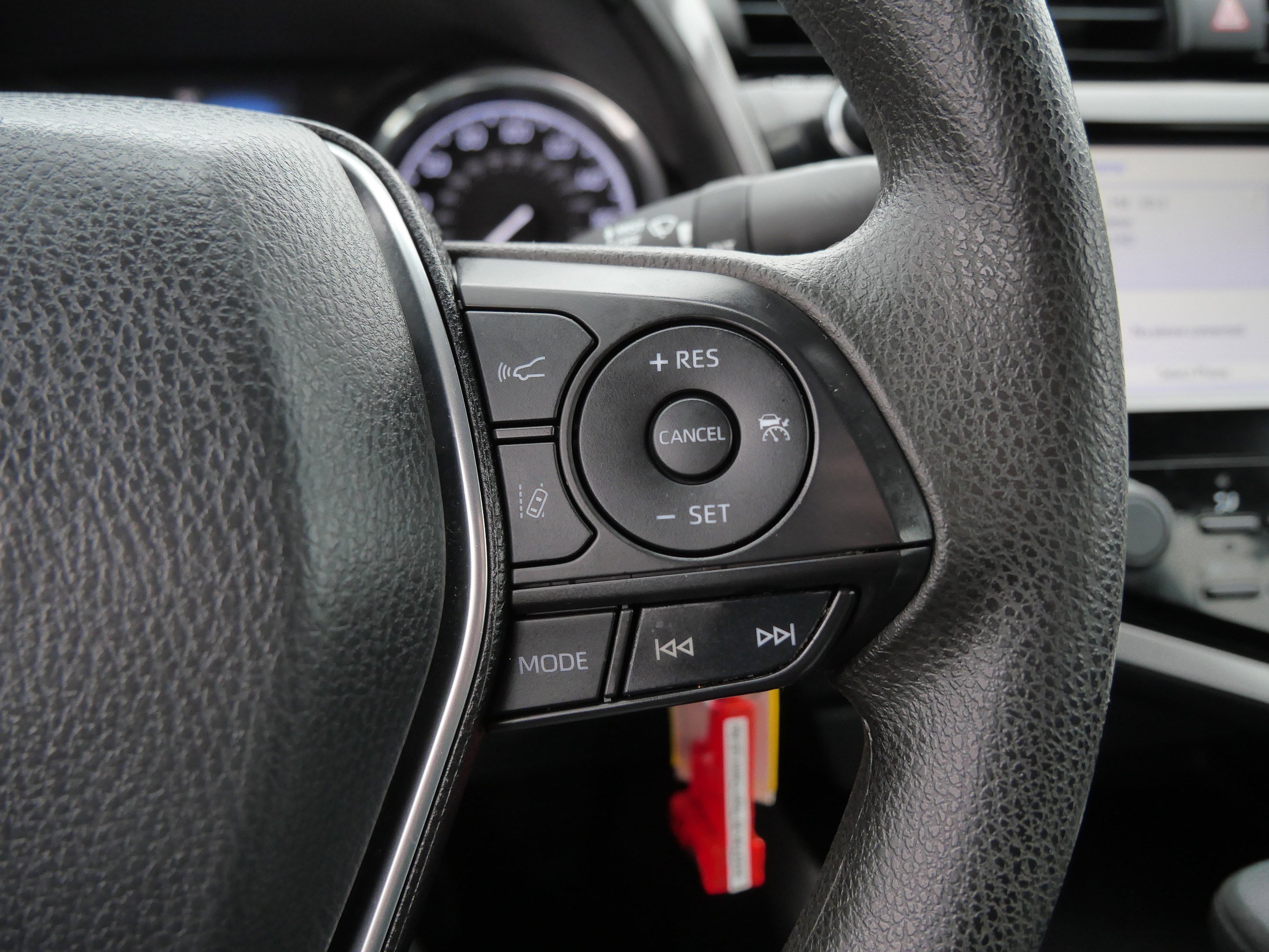 Certified 2020 Toyota Camry LE image 28