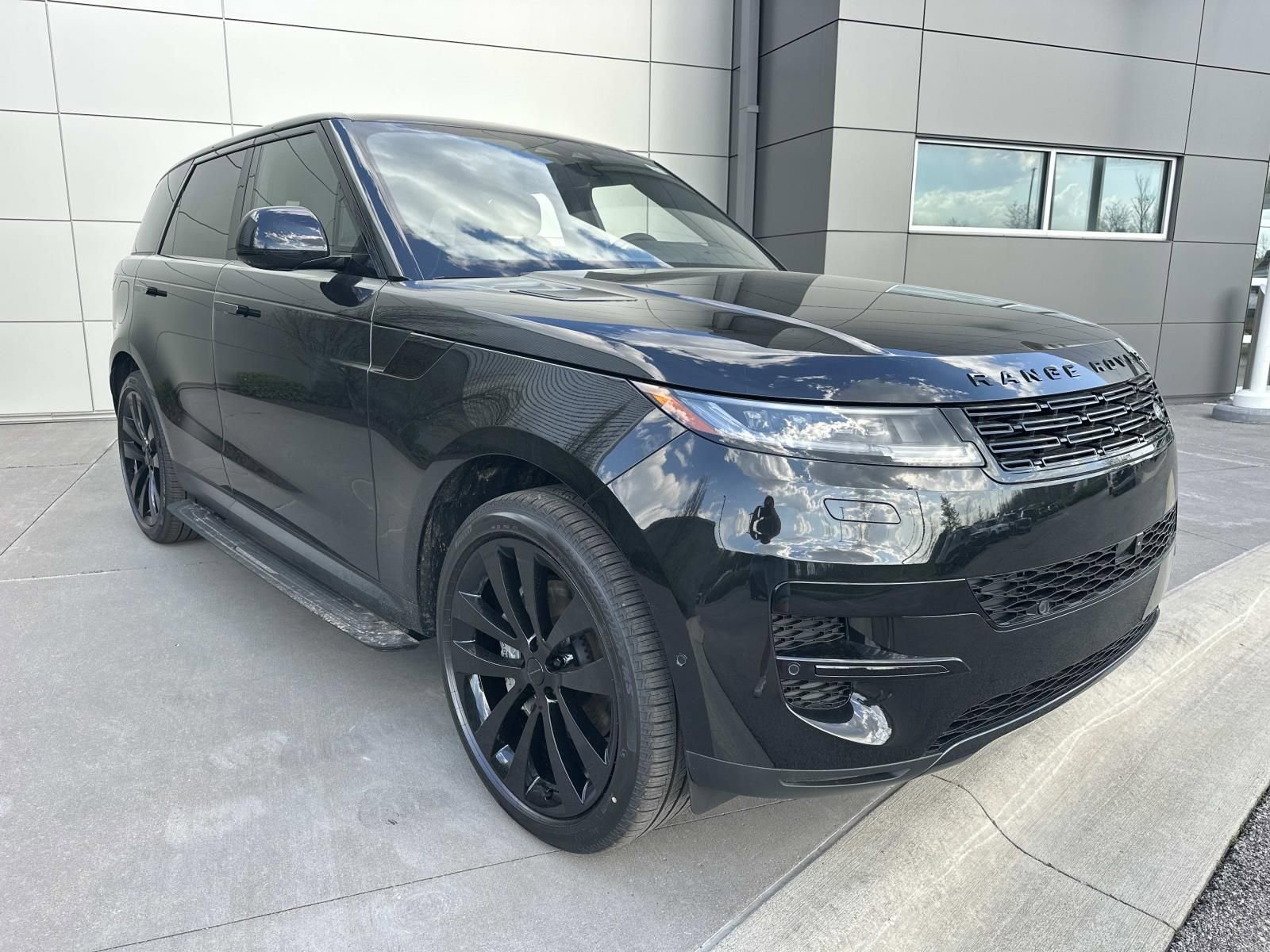 New 2026 Land Rover Range Rover Sport SE AWD/4WD image 3