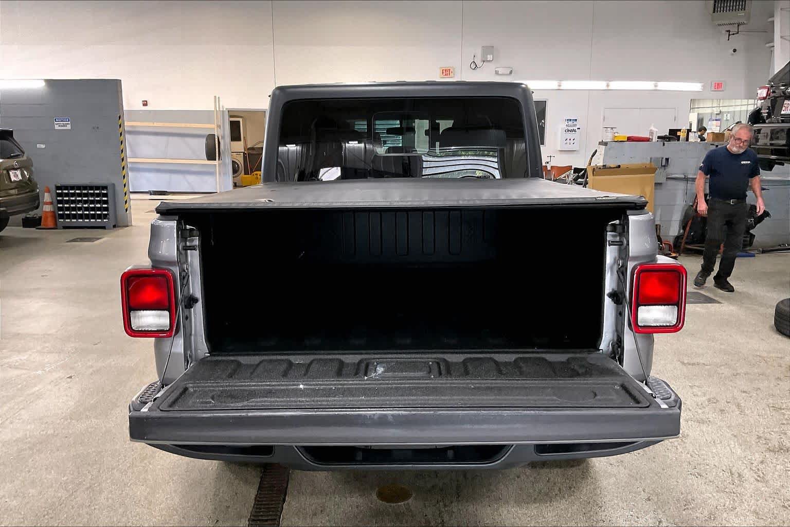 Used 2020 Jeep Gladiator Sport w/ Quick Order Package 24S AWD/4WD image 34