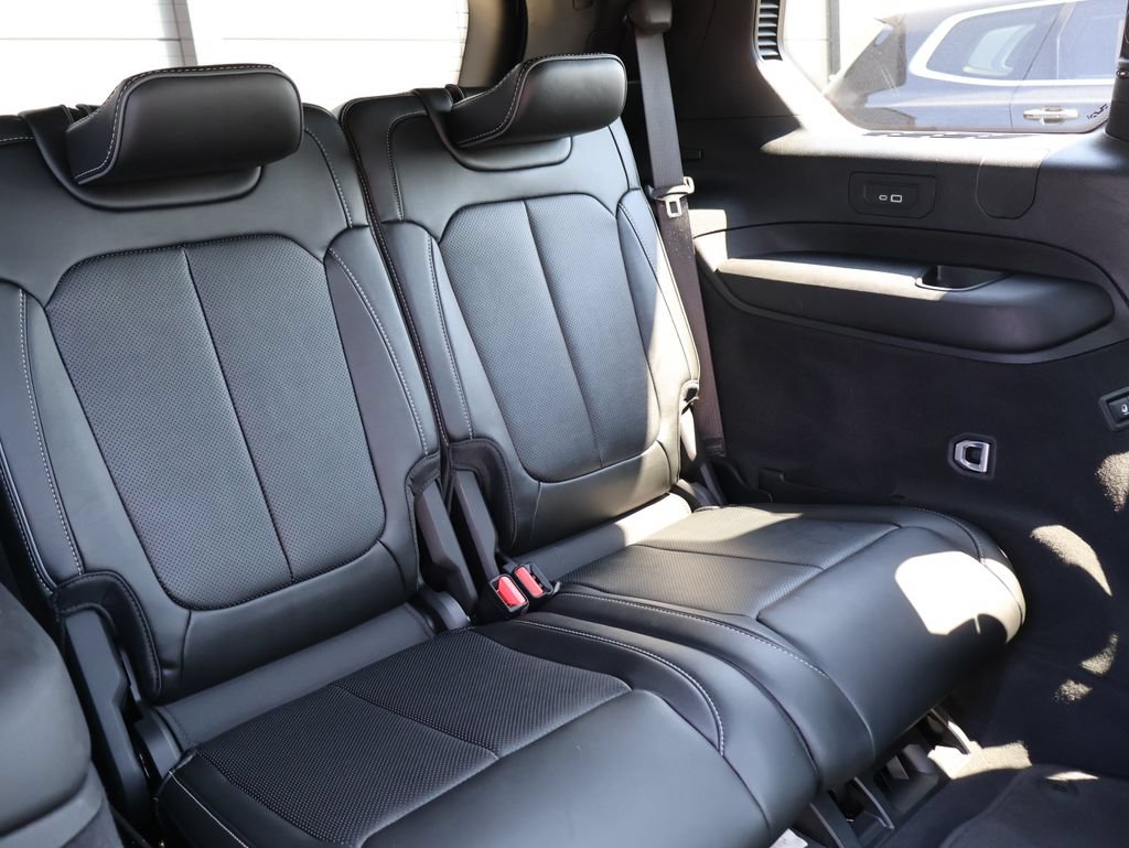 Used 2023 Jeep Grand Cherokee L Overland AWD/4WD image 12