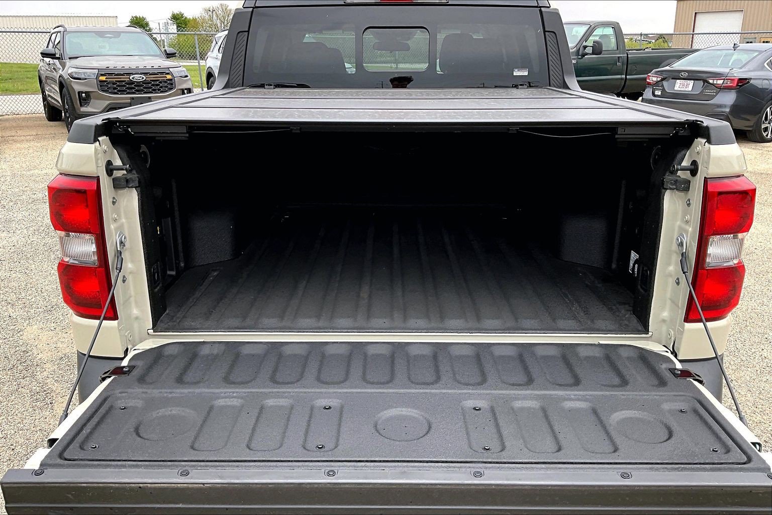 Used 2025 Ford Maverick Lariat w/ Black Appearance Package AWD/4WD image 19