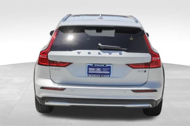 New 2025 Volvo V60 B5 Cross Country Ultra w/ Climate Package image 6