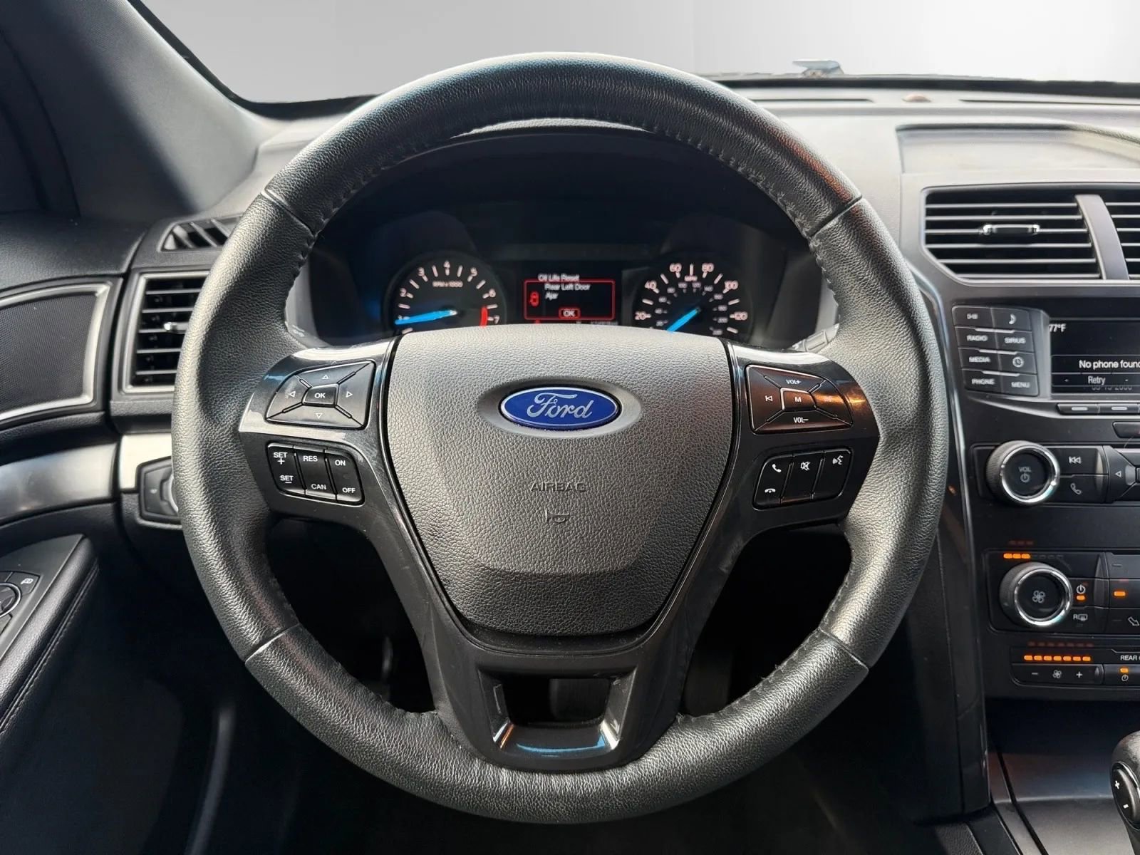 Used 2019 Ford Explorer XLT image 16