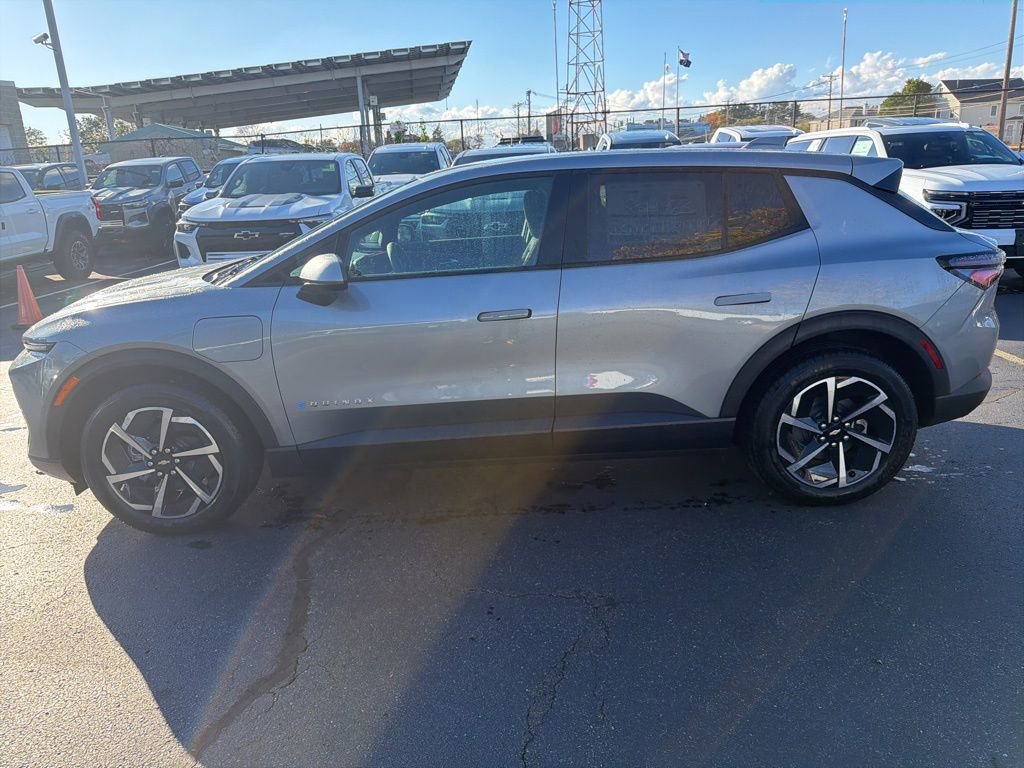 New 2026 Chevrolet Equinox EV LT image 3