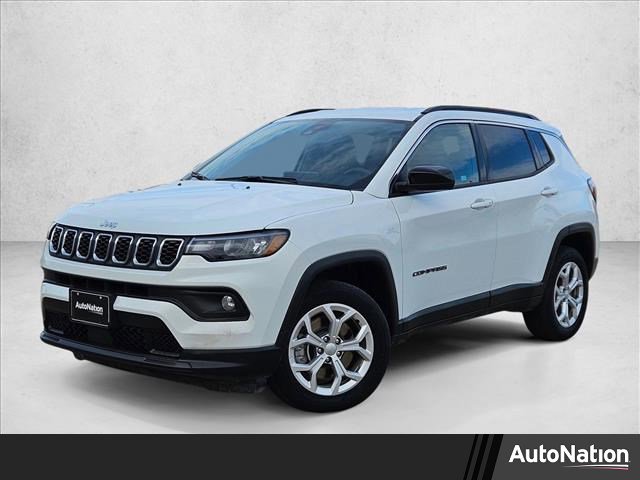Used 2024 Jeep Compass Latitude image 1