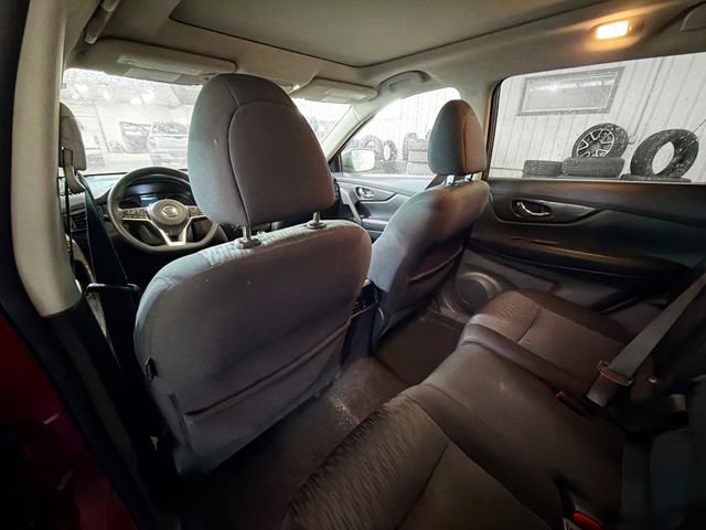 Used 2017 Nissan Rogue SV image 9