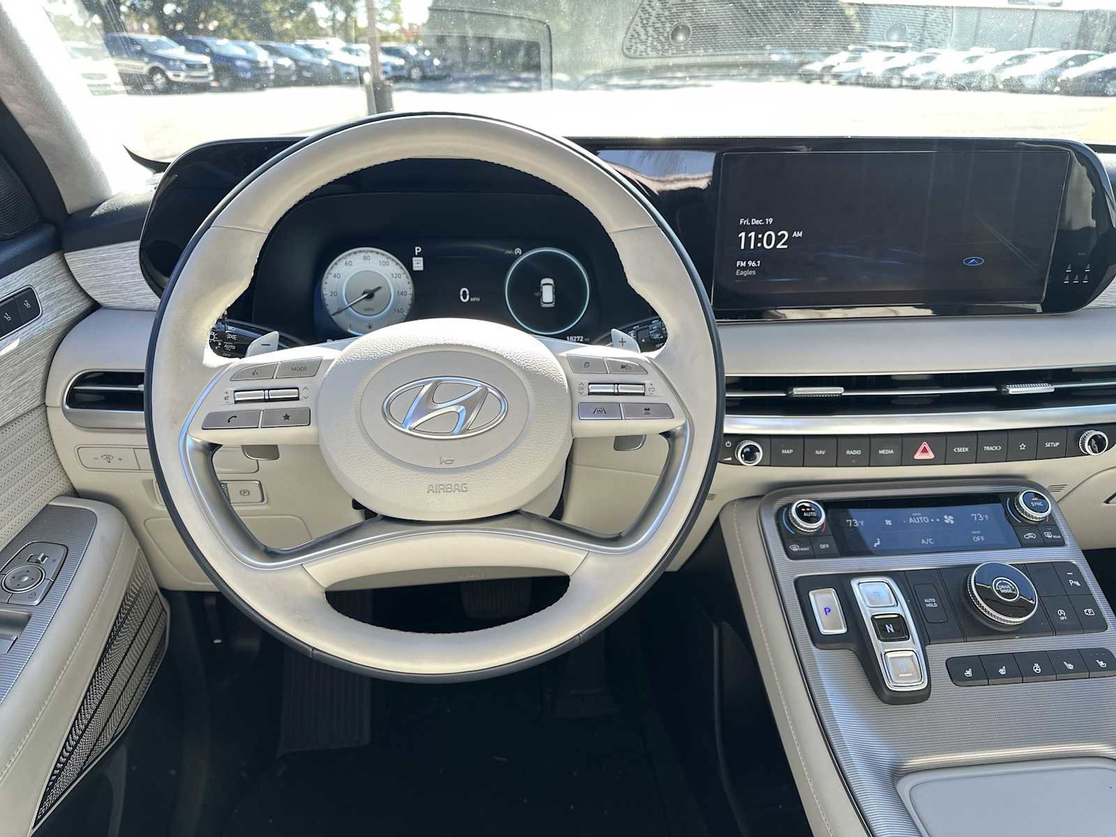 Used 2023 Hyundai Palisade Calligraphy image 11