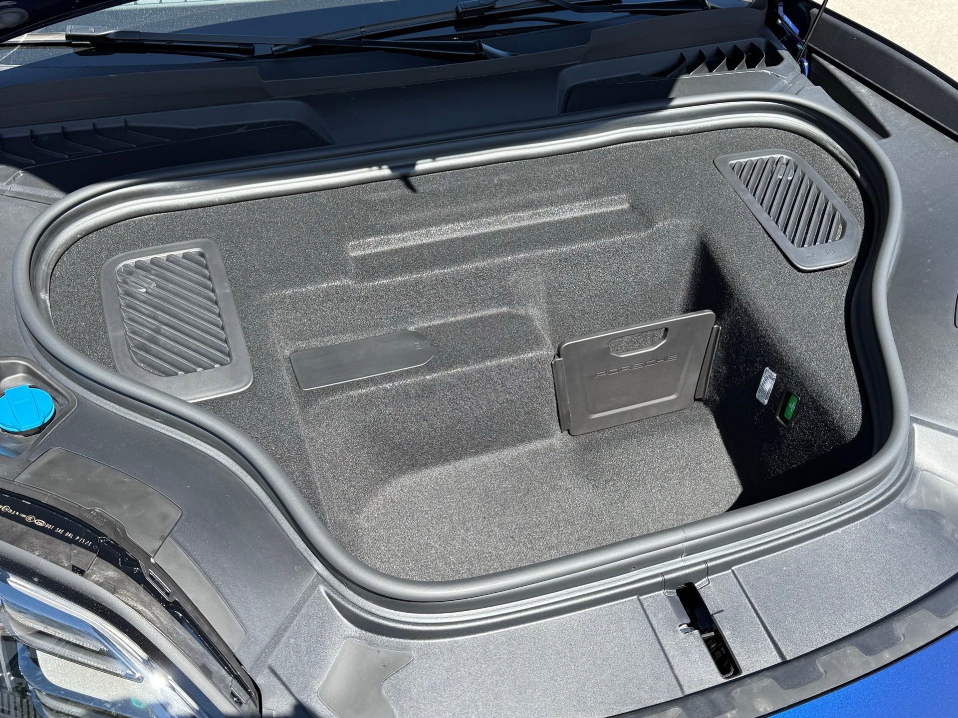 Used 2025 Porsche Macan Electric image 31