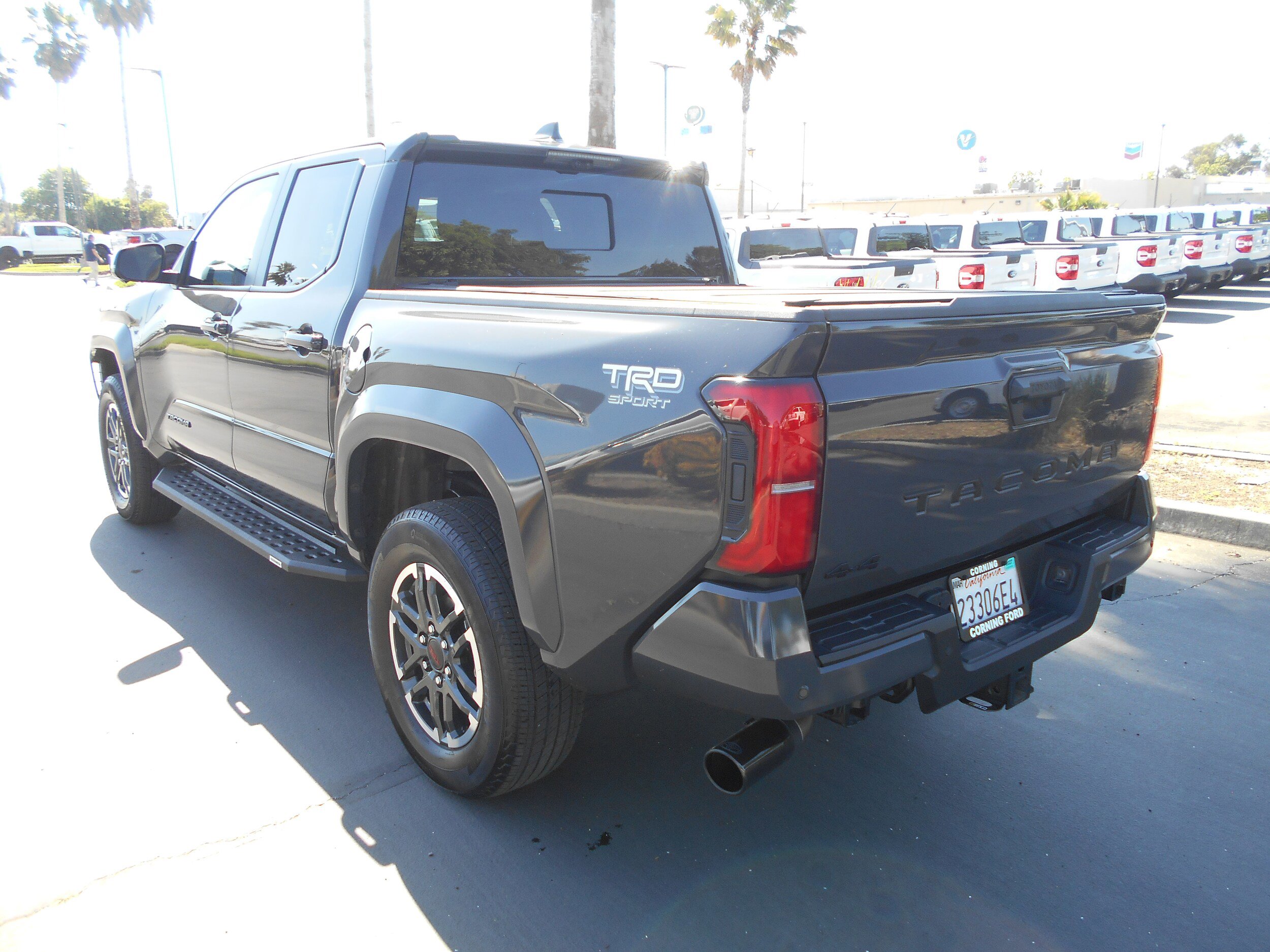 Used 2025 Toyota Tacoma TRD Sport w/ TRD Sport Premium Package AWD/4WD image 3