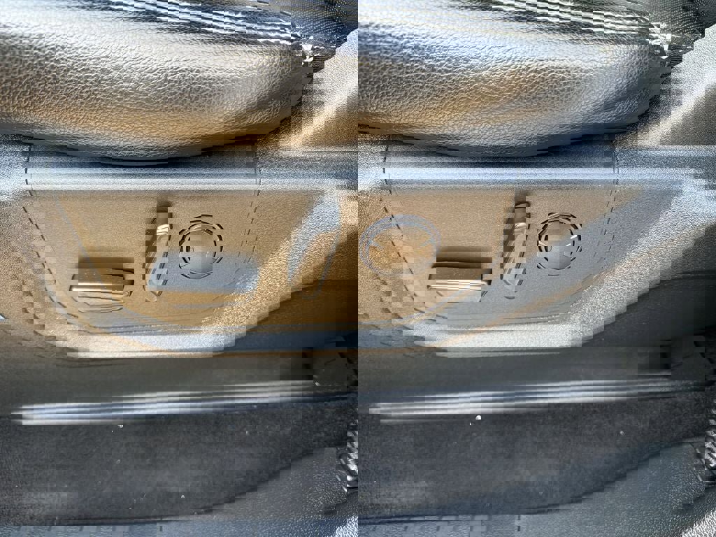 Used 2019 Ford F150 Lariat w/ Equipment Group 502A Luxury image 17