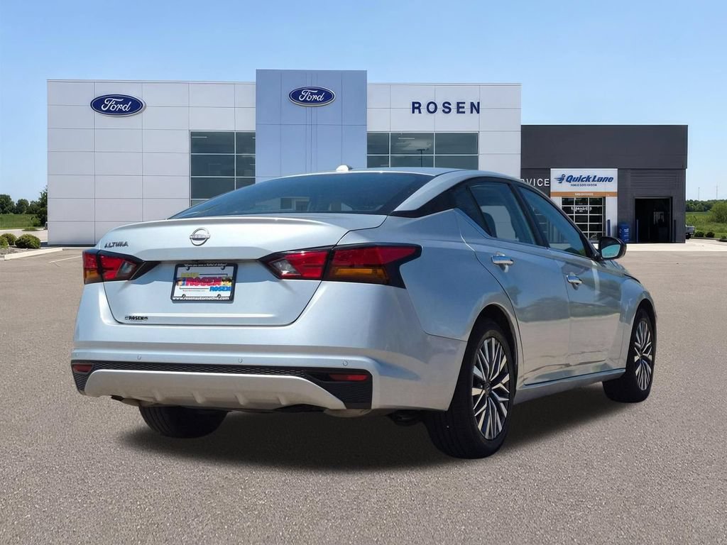 Used 2025 Nissan Altima 2.5 SV FWD image 3