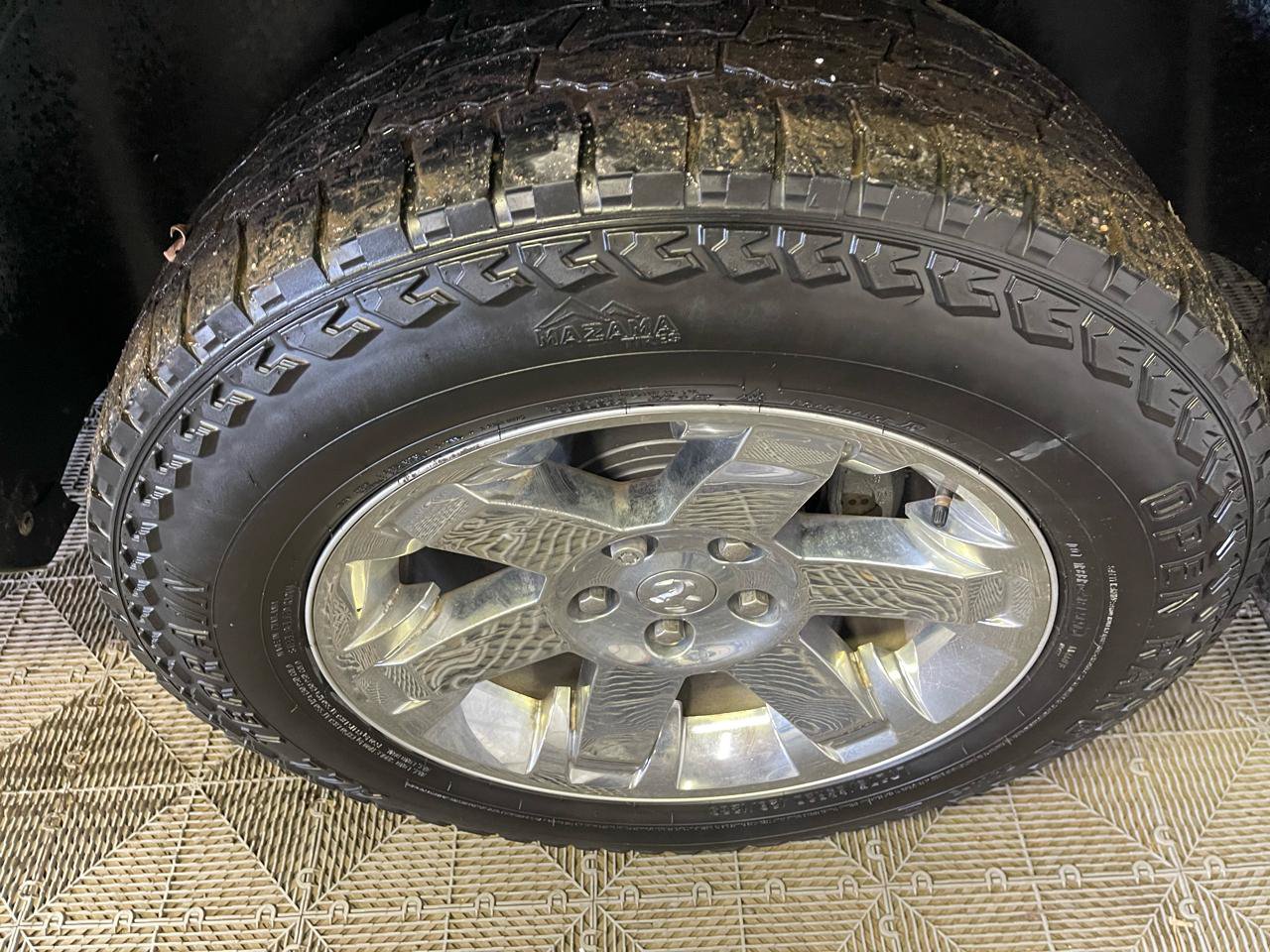 Used 2011 RAM 1500 Laramie AWD/4WD image 19