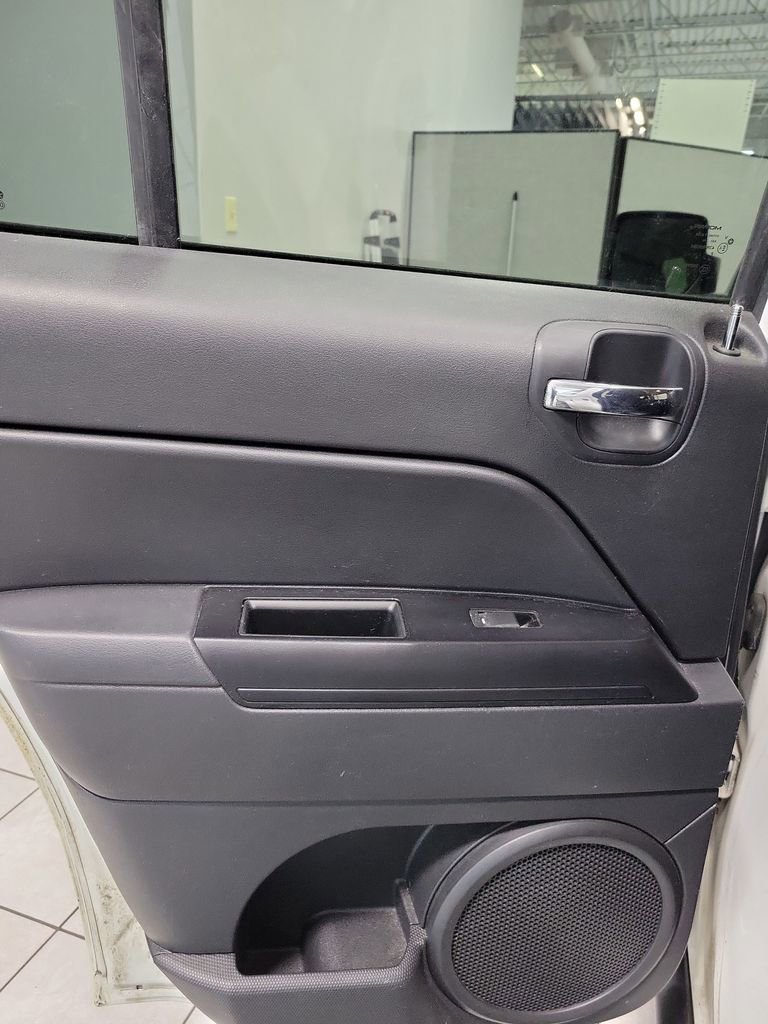 Used 2017 Jeep Patriot High Altitude image 23