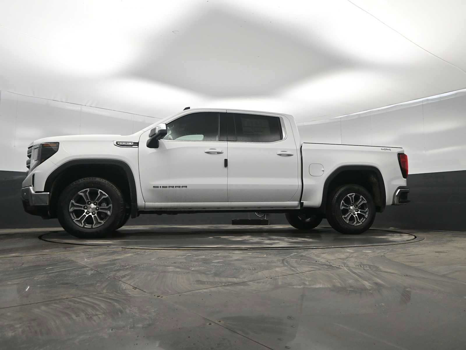 New 2026 GMC Sierra 1500 SLE w/ Preferred Package AWD/4WD image 33