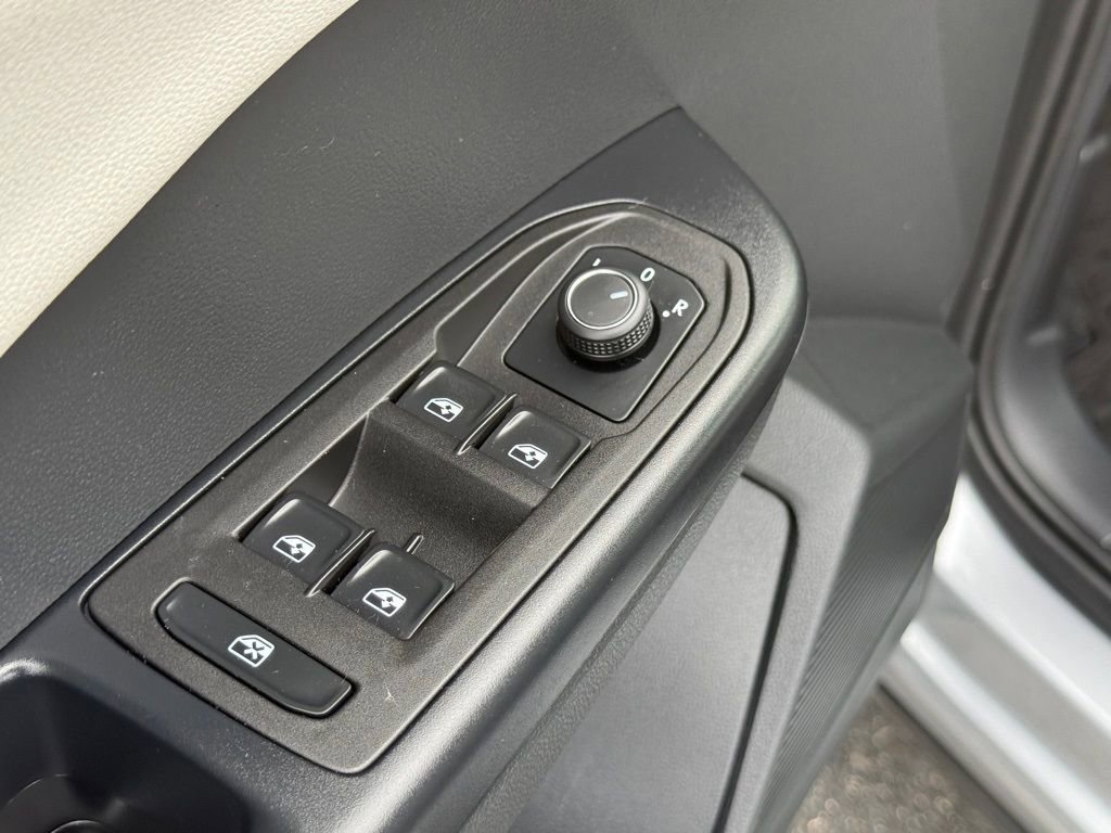 Used 2025 Volkswagen Taos S image 11