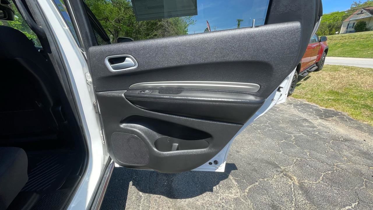 Used 2020 Dodge Durango SXT AWD/4WD image 26