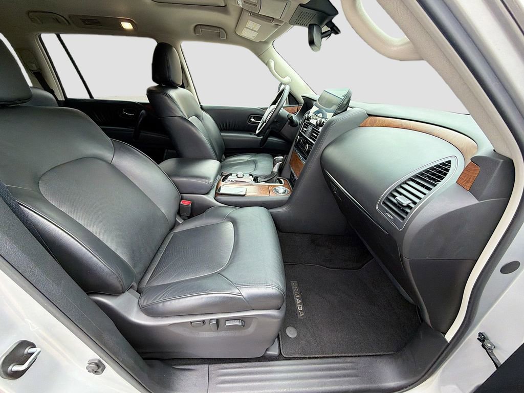 Used 2024 Nissan Armada SL image 16