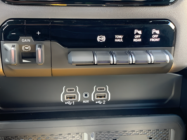 New 2025 RAM 2500 Big Horn AWD/4WD image 31