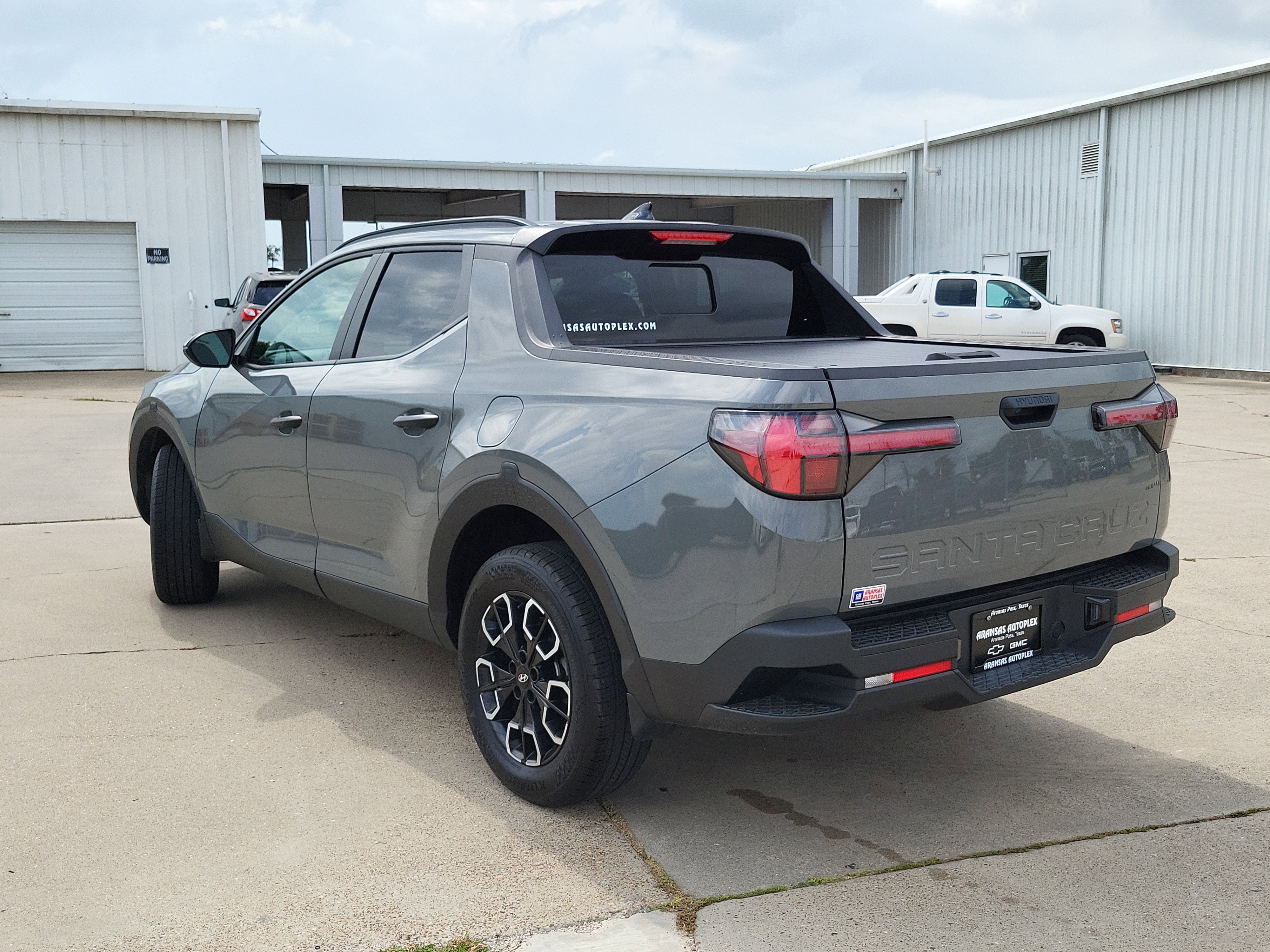 Used 2024 Hyundai Santa Cruz SEL w/ Activity Package image 7