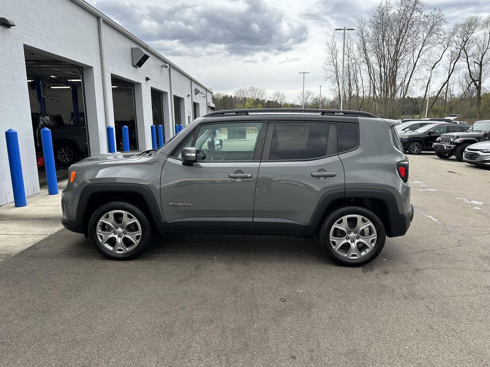 Used 2020 Jeep Renegade Limited AWD/4WD image 4