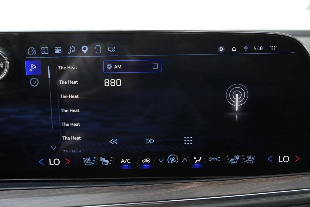 Used 2025 Chevrolet Suburban Premier AWD/4WD image 63