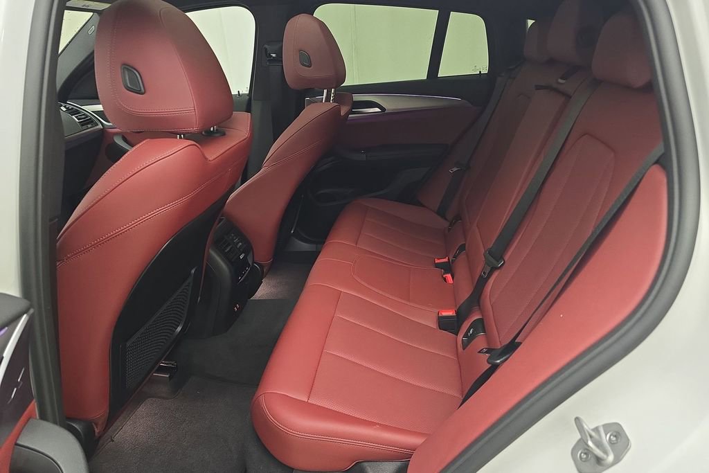 Certified 2025 BMW X4 xDrive30i w/ Premium Package image 24