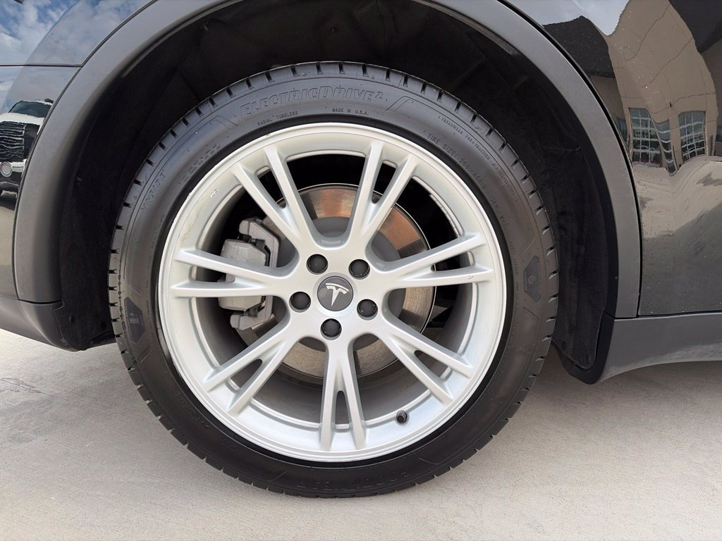 Used 2022 Tesla Model Y Long Range AWD/4WD image 14