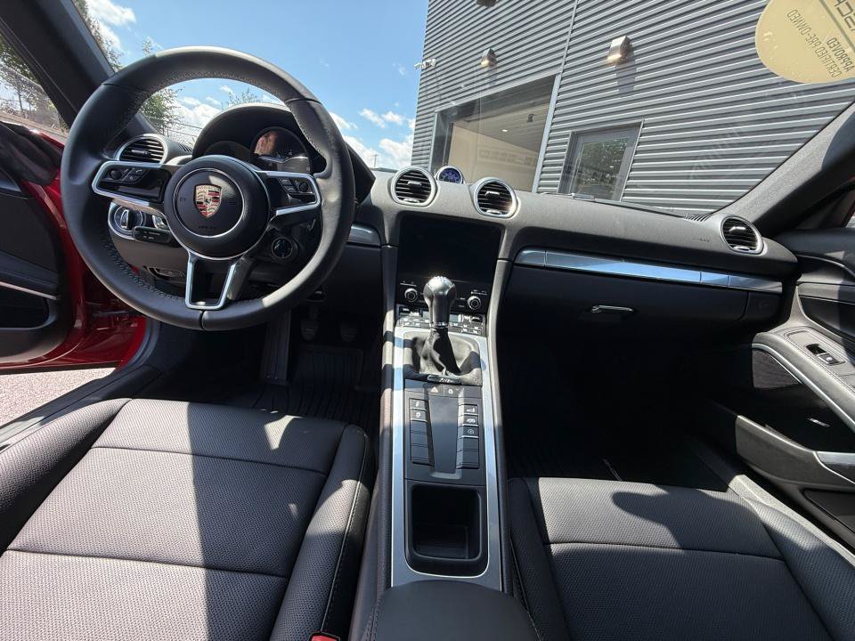 Certified 2025 Porsche 718 Cayman RWD image 16