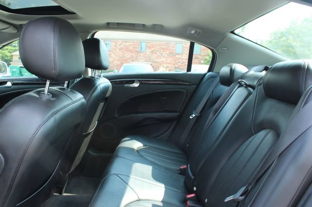 Used 2007 Buick Lucerne CXS w/ Driver Confidence Package FWD image 28