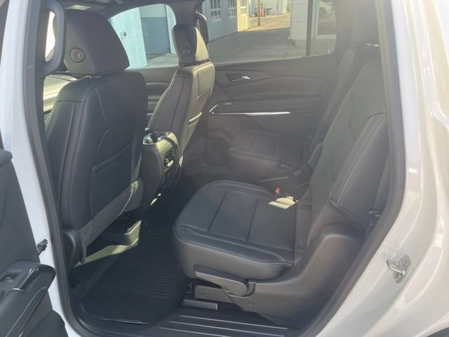 New 2027 Chevrolet Traverse LT w/ Sun and Wheel Package FWD image 14