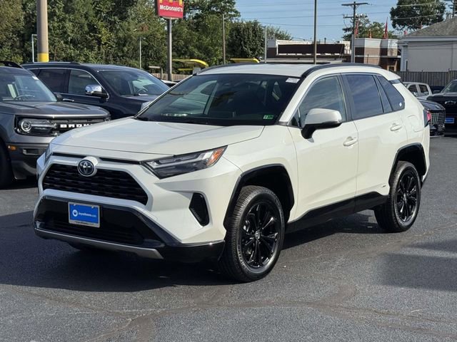 Used 2022 Toyota RAV4 SE w/ SE Grade Weather Package image 4