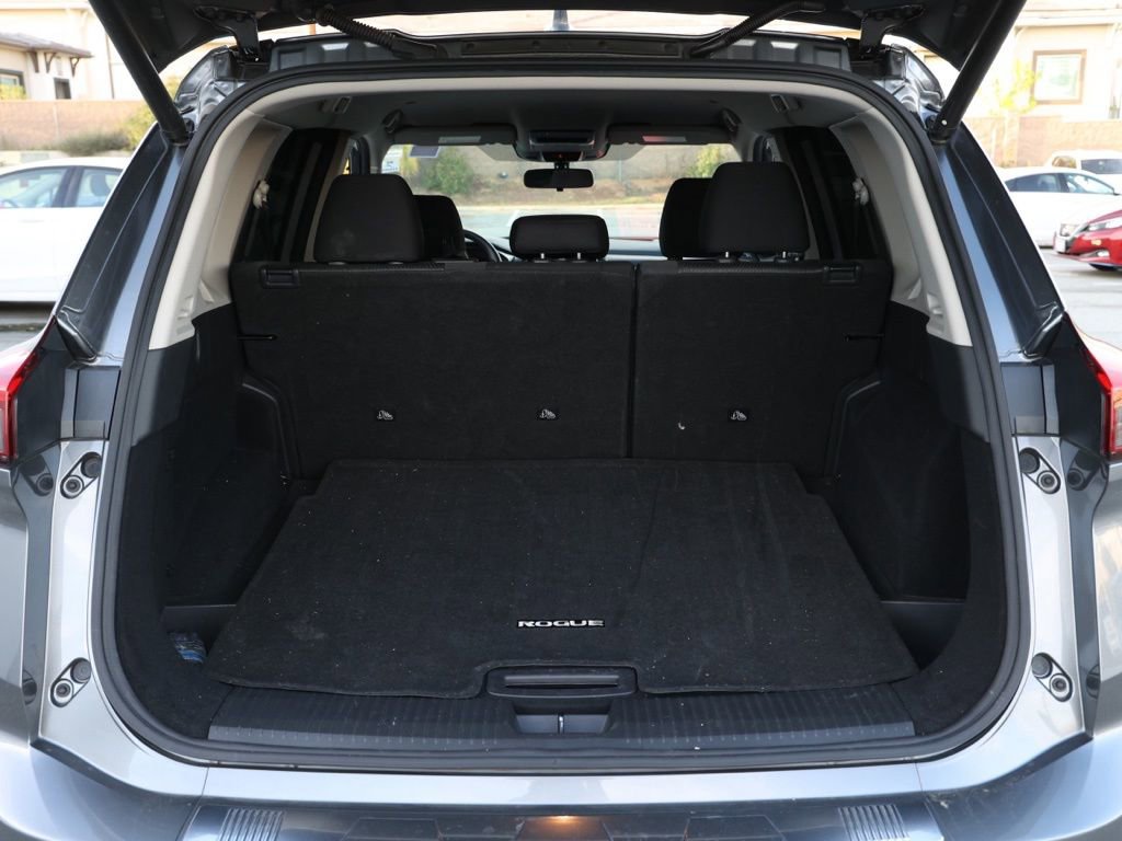 Used 2024 Nissan Rogue SV image 16