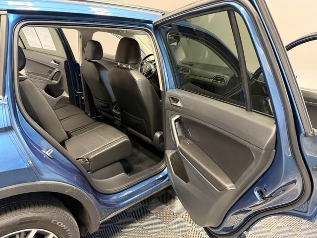 Used 2020 Volkswagen Tiguan SE w/ 3rd Row Seat Package AWD/4WD image 26