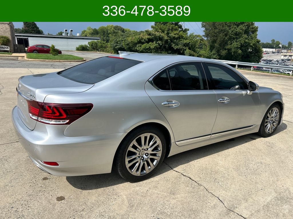 Used 2016 Lexus LS 460 w/ Comfort Package RWD image 5