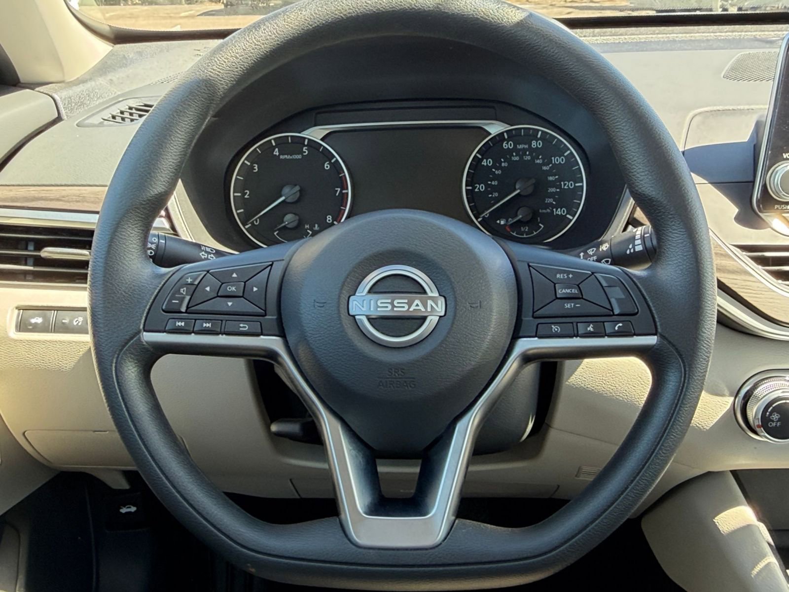 Used 2025 Nissan Altima 2.5 SV image 25
