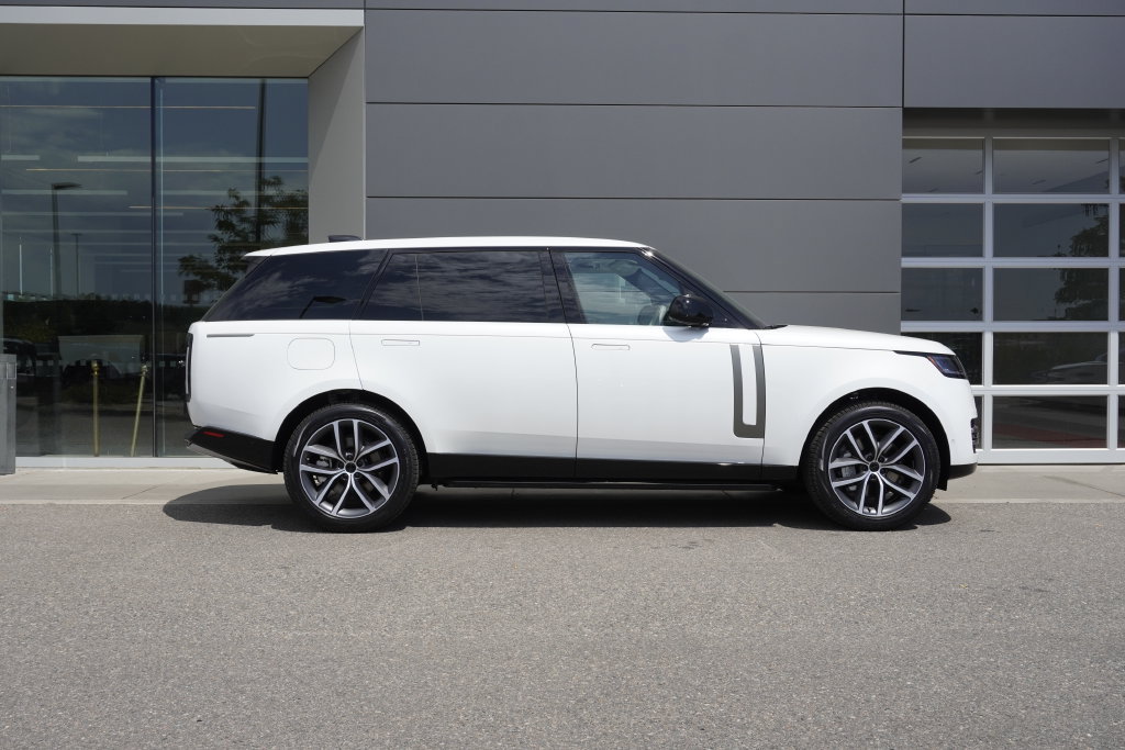 New 2026 Land Rover Range Rover Long Wheelbase SE AWD/4WD image 7