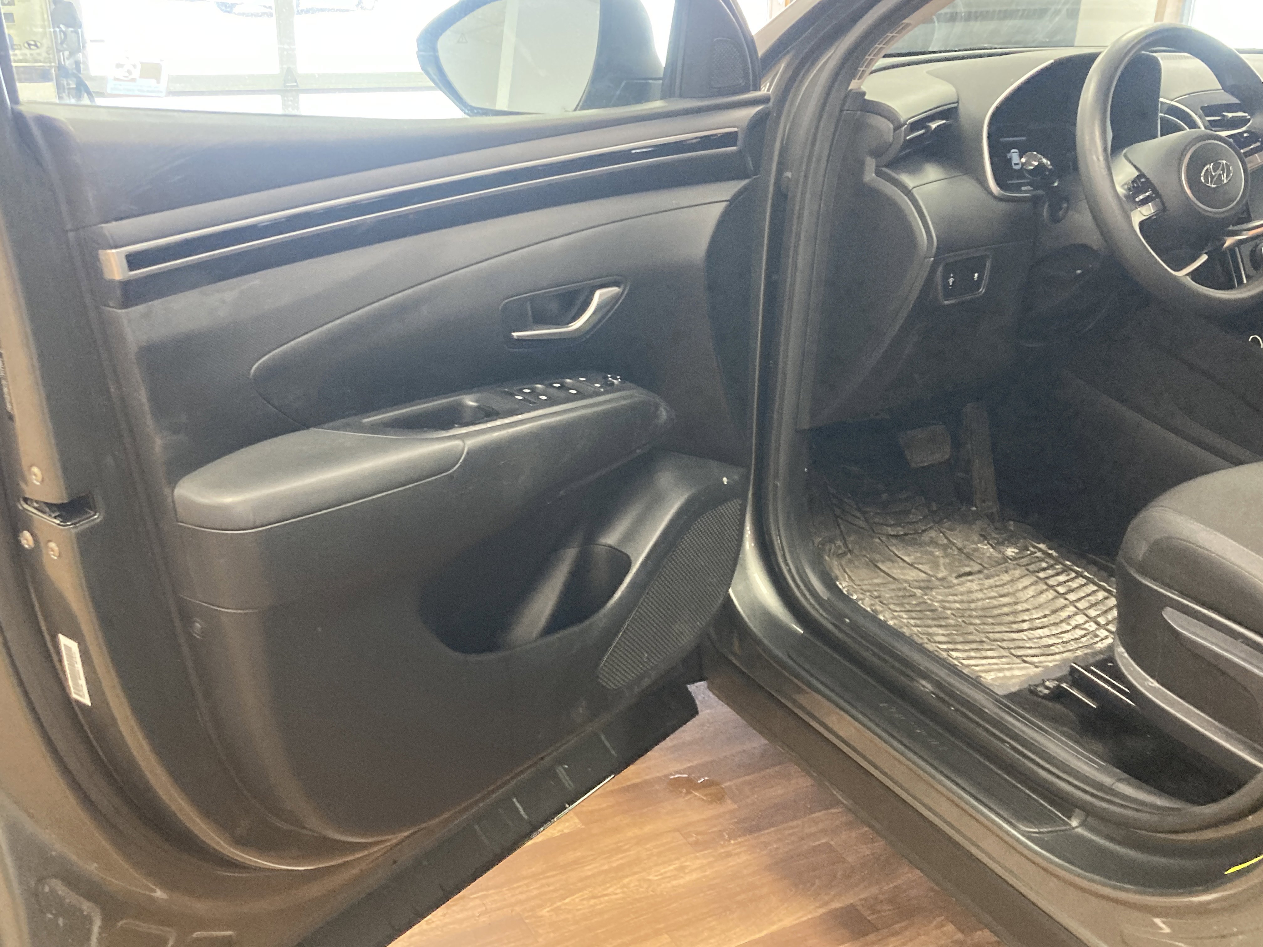 Used 2022 Hyundai Tucson SE image 10